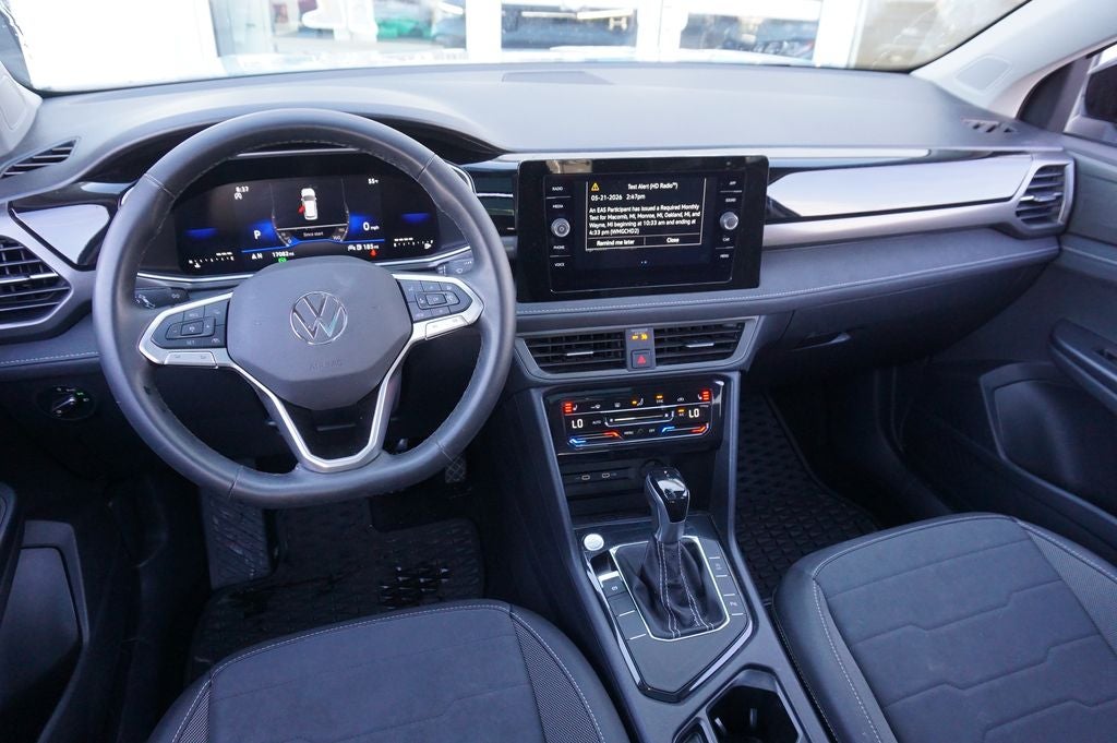2025 Volkswagen Taos 1.5T SE Black