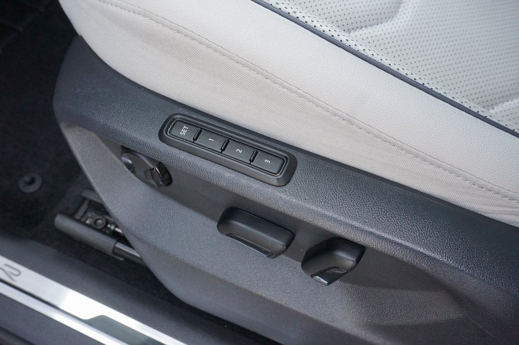 2023 Volkswagen Tiguan 2.0T SEL R-Line