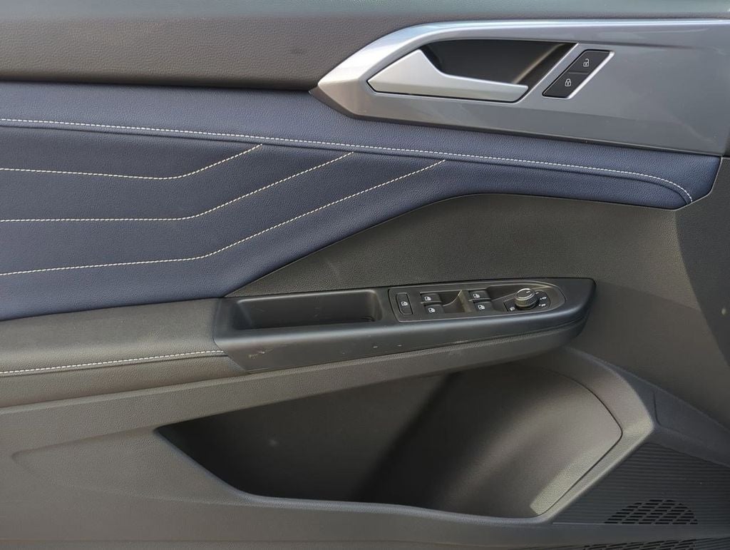 2025 Volkswagen Taos 1.5T SEL