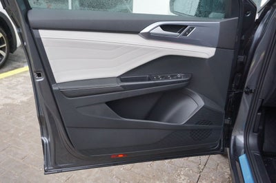 2026 Volkswagen Taos 1.5T SEL