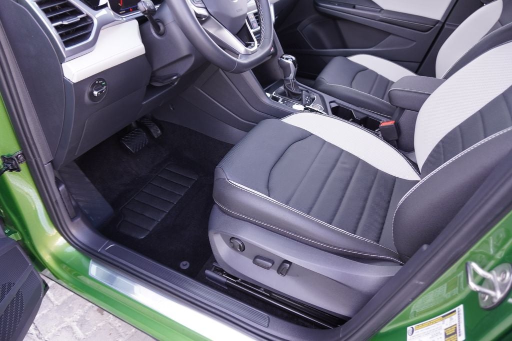 2025 Volkswagen Taos 1.5T SEL