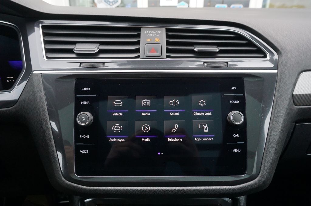 2023 Volkswagen Tiguan 2.0T SE R-Line Black