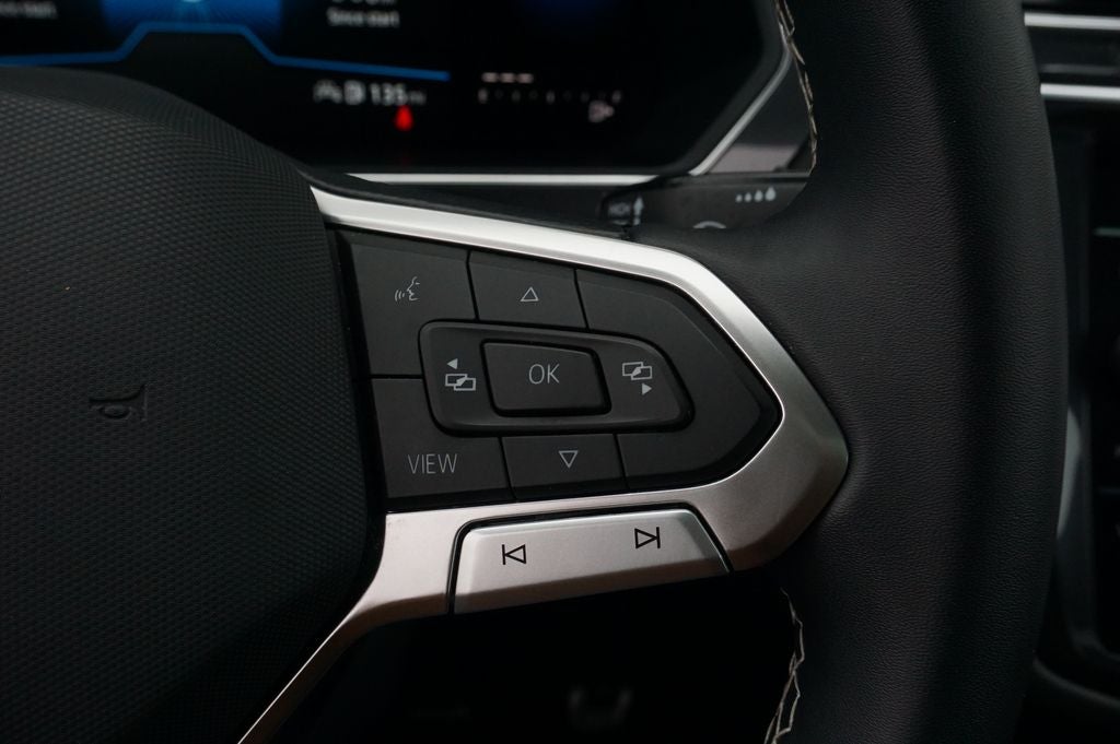 2023 Volkswagen Tiguan 2.0T SE R-Line Black