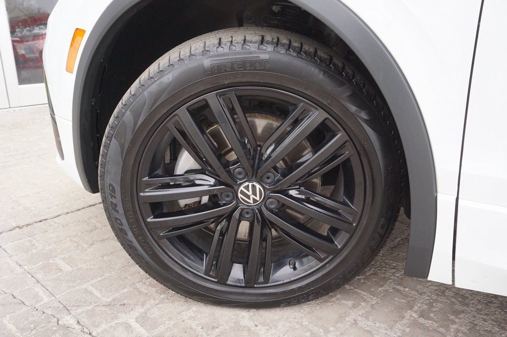 2022 Volkswagen Tiguan 2.0T SE R-Line Black