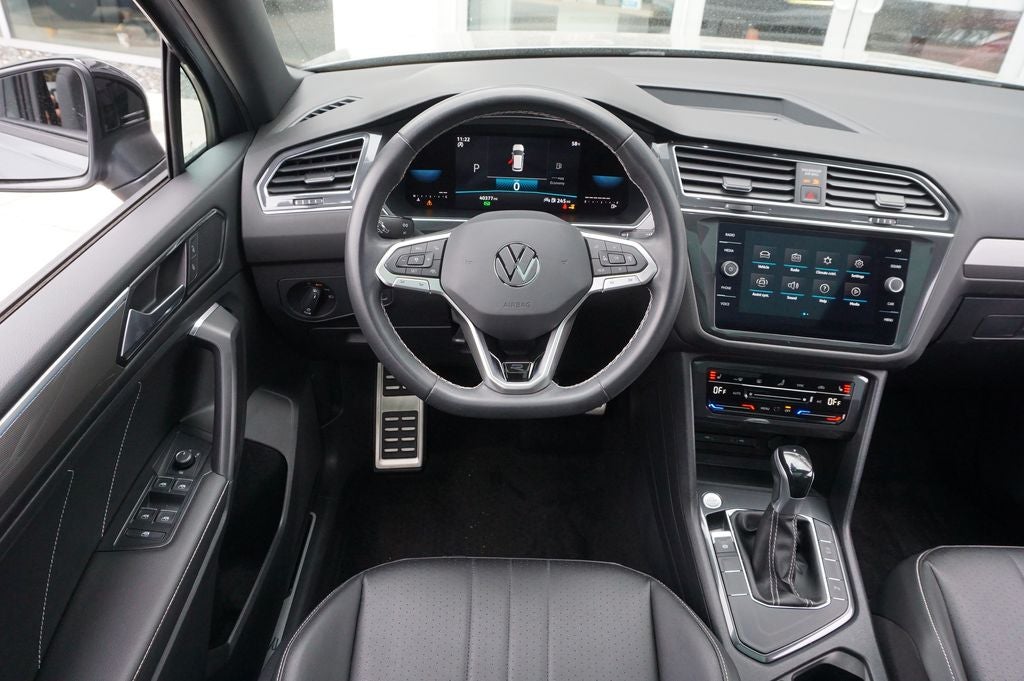 2023 Volkswagen Tiguan 2.0T SE R-Line Black