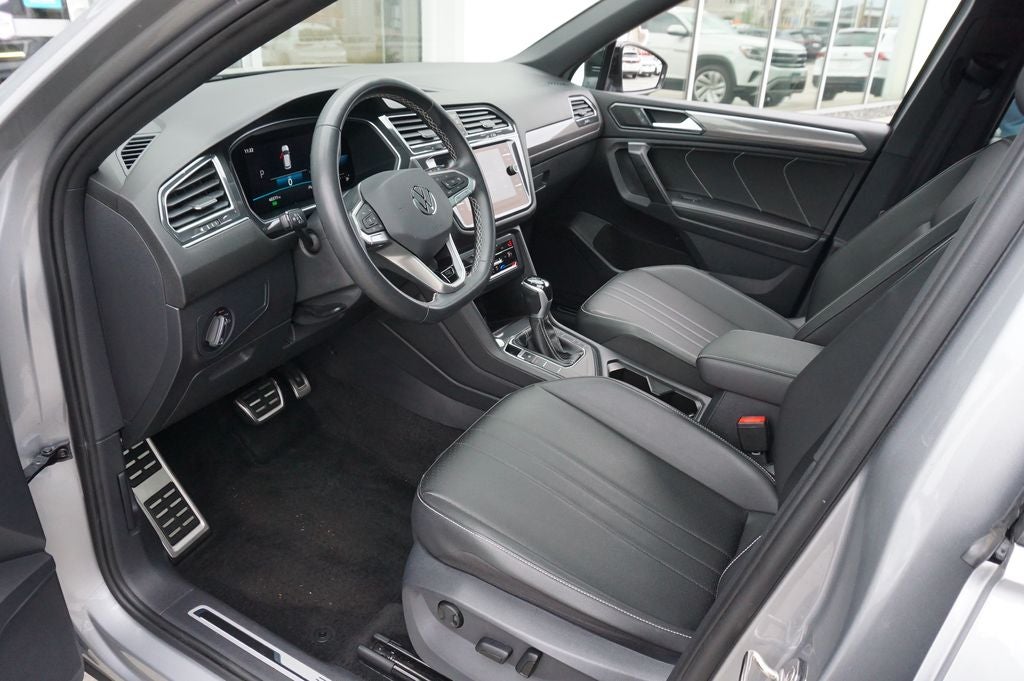 2023 Volkswagen Tiguan 2.0T SE R-Line Black