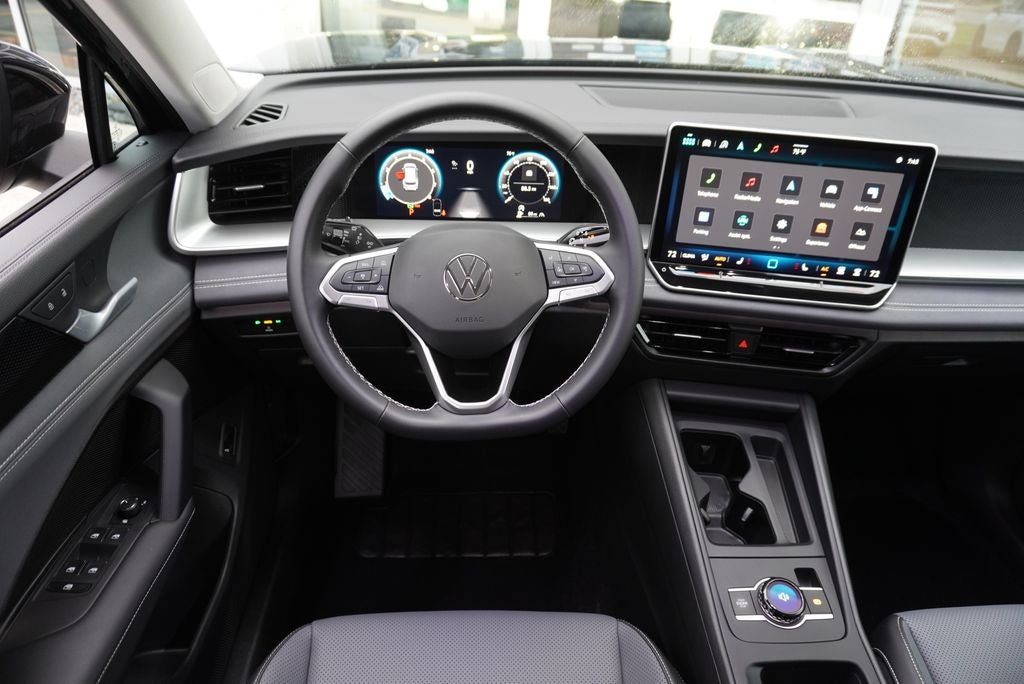 2025 Volkswagen Tiguan 2.0T SE