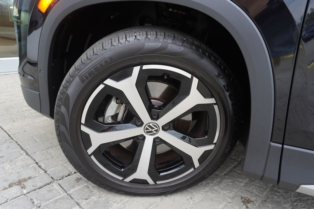 2025 Volkswagen Tiguan 2.0T SE