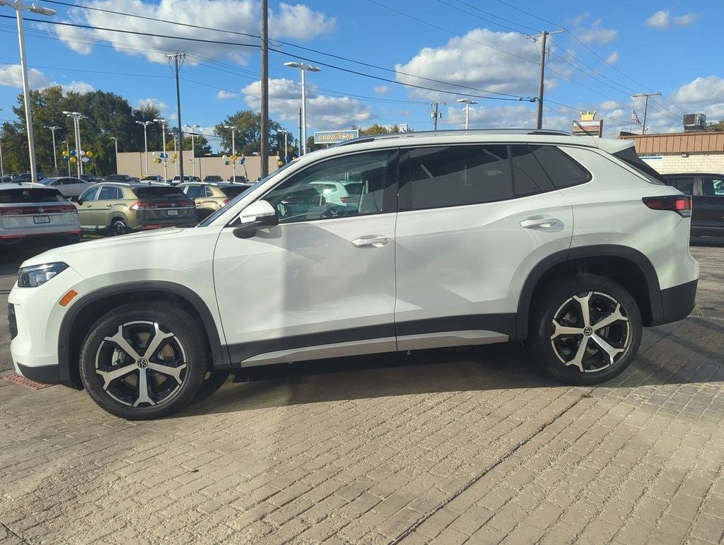 2025 Volkswagen Tiguan 2.0T SE