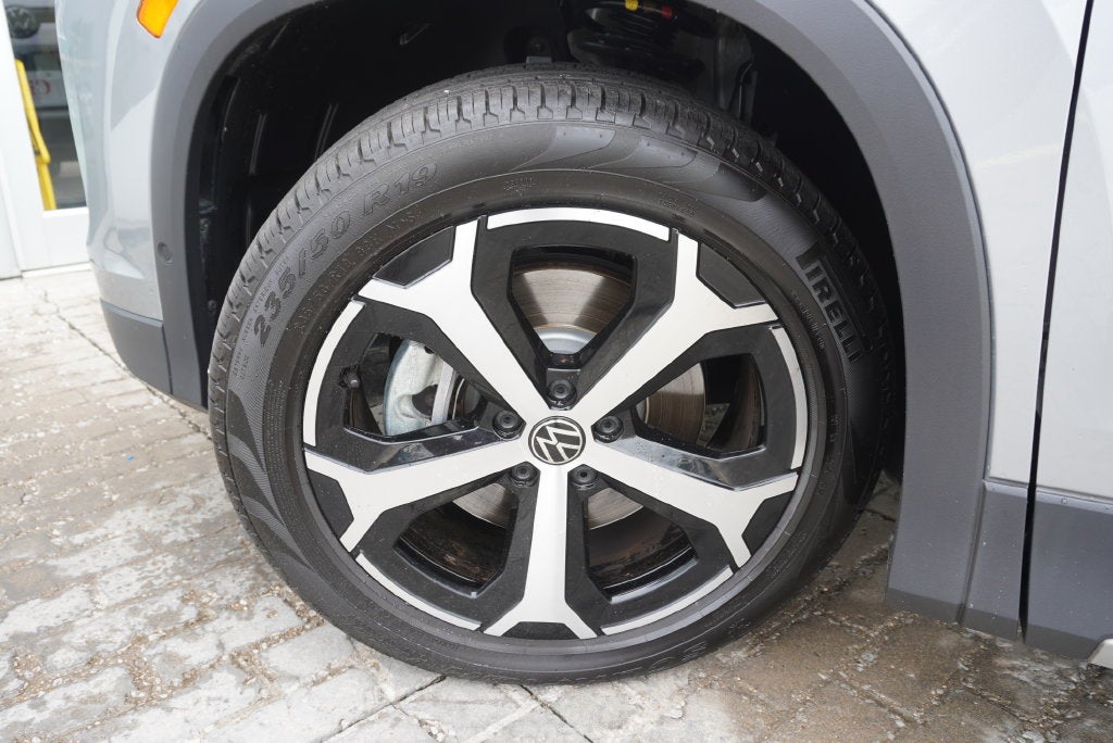 2025 Volkswagen Tiguan 2.0T SE