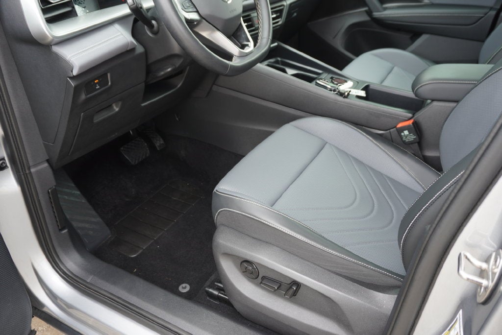 2025 Volkswagen Tiguan 2.0T SE