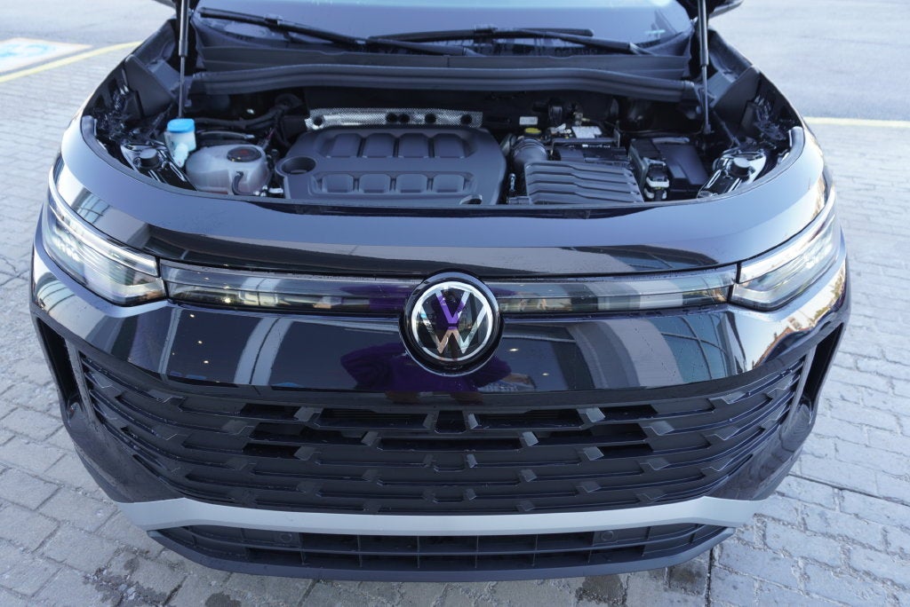 2025 Volkswagen Tiguan 2.0T SE