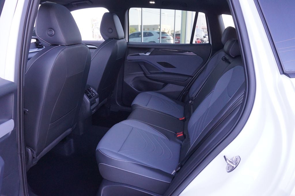 2025 Volkswagen Tiguan 2.0T SE R-Line Black