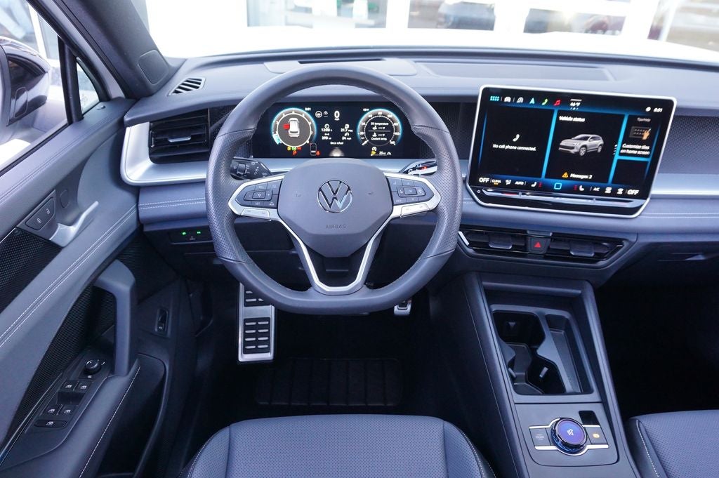 2025 Volkswagen Tiguan 2.0T SE R-Line Black