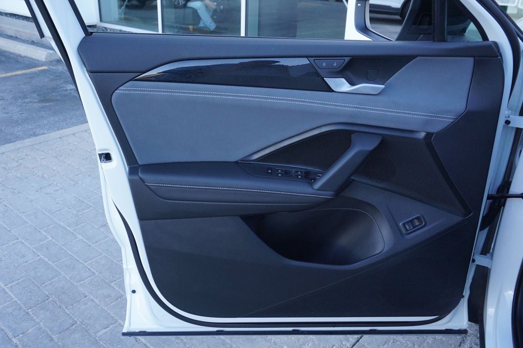 2025 Volkswagen Tiguan 2.0T SE R-Line Black