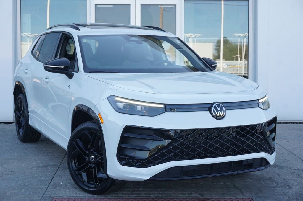 2025 Volkswagen Tiguan 2.0T SE R-Line Black