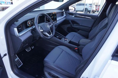 2025 Volkswagen Tiguan 2.0T SE R-Line Black