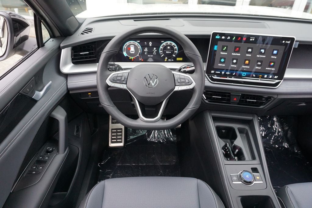 2026 Volkswagen Tiguan 2.0T SE R-Line Black