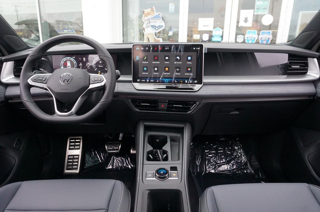 2026 Volkswagen Tiguan 2.0T SE R-Line Black