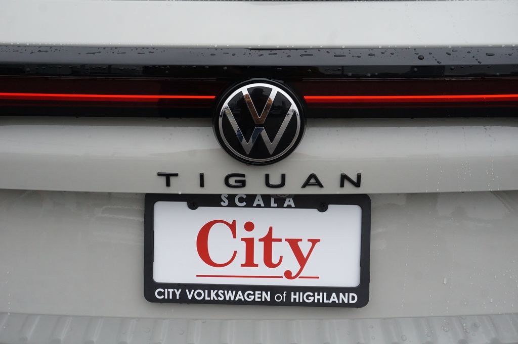 2026 Volkswagen Tiguan 2.0T SE R-Line Black