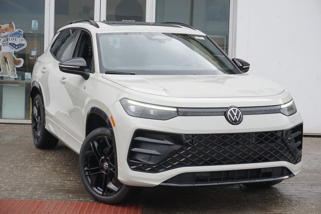 2026 Volkswagen Tiguan 2.0T SE R-Line Black