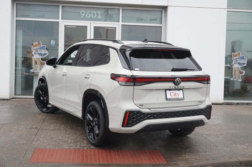 2026 Volkswagen Tiguan 2.0T SE R-Line Black