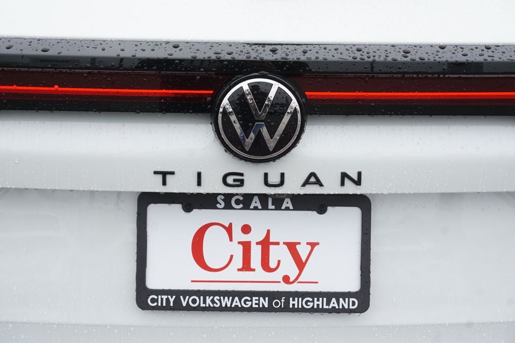 2026 Volkswagen Tiguan 2.0T SE R-Line Black