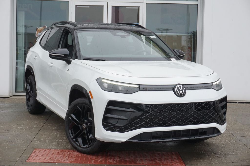 2026 Volkswagen Tiguan 2.0T SE R-Line Black