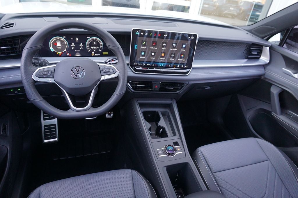 2026 Volkswagen Tiguan 2.0T SE R-Line Black