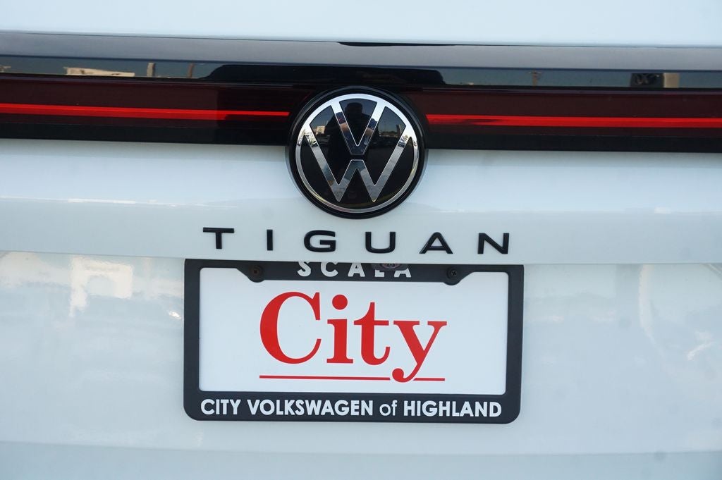 2026 Volkswagen Tiguan 2.0T SE R-Line Black