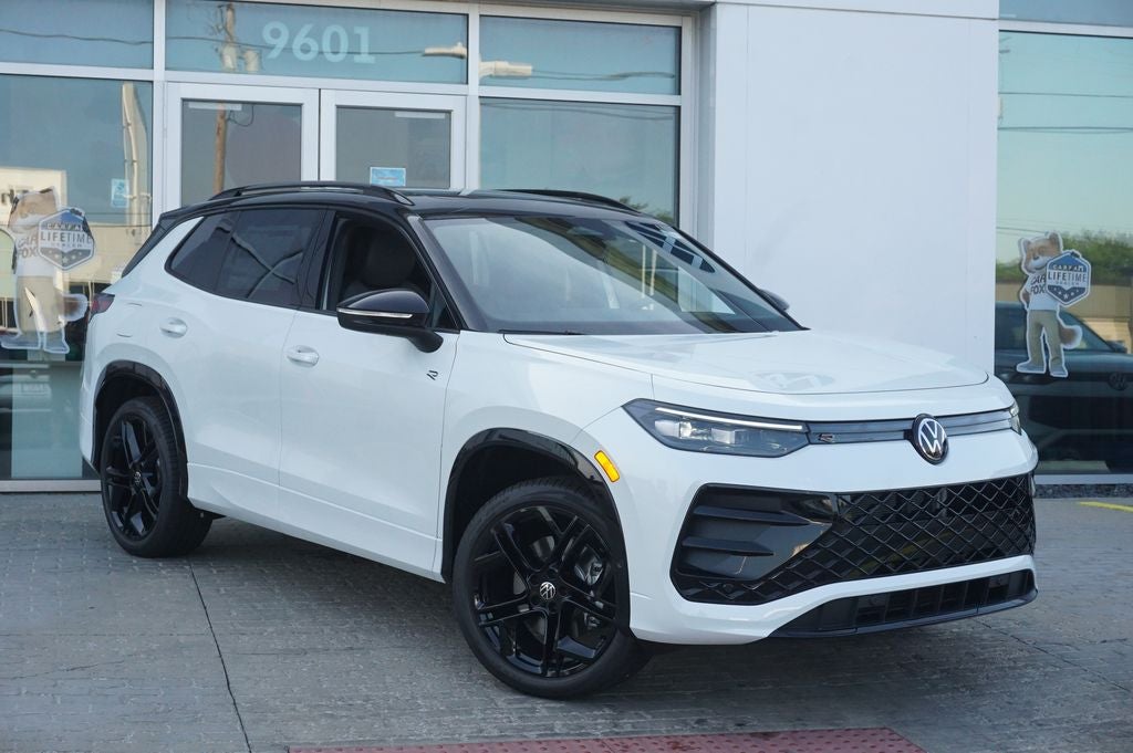 2026 Volkswagen Tiguan 2.0T SE R-Line Black