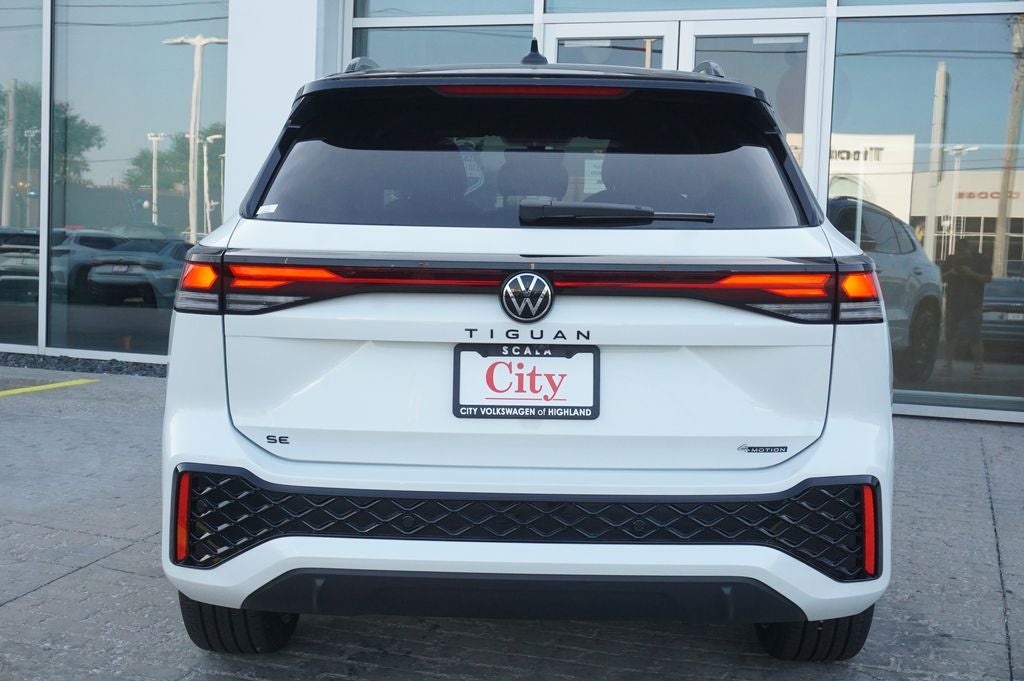2026 Volkswagen Tiguan 2.0T SE R-Line Black