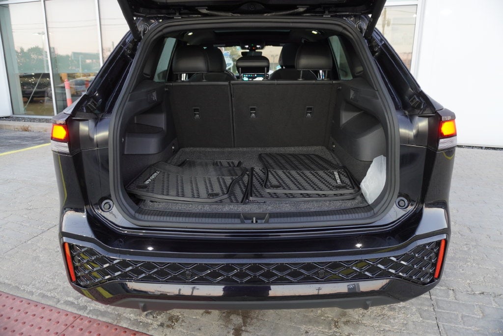 2025 Volkswagen Tiguan 2.0T SE R-Line Black