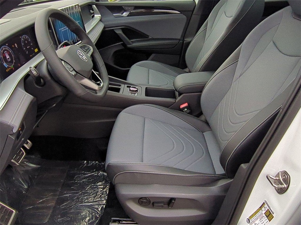 2025 Volkswagen Tiguan 2.0T SE R-Line Black