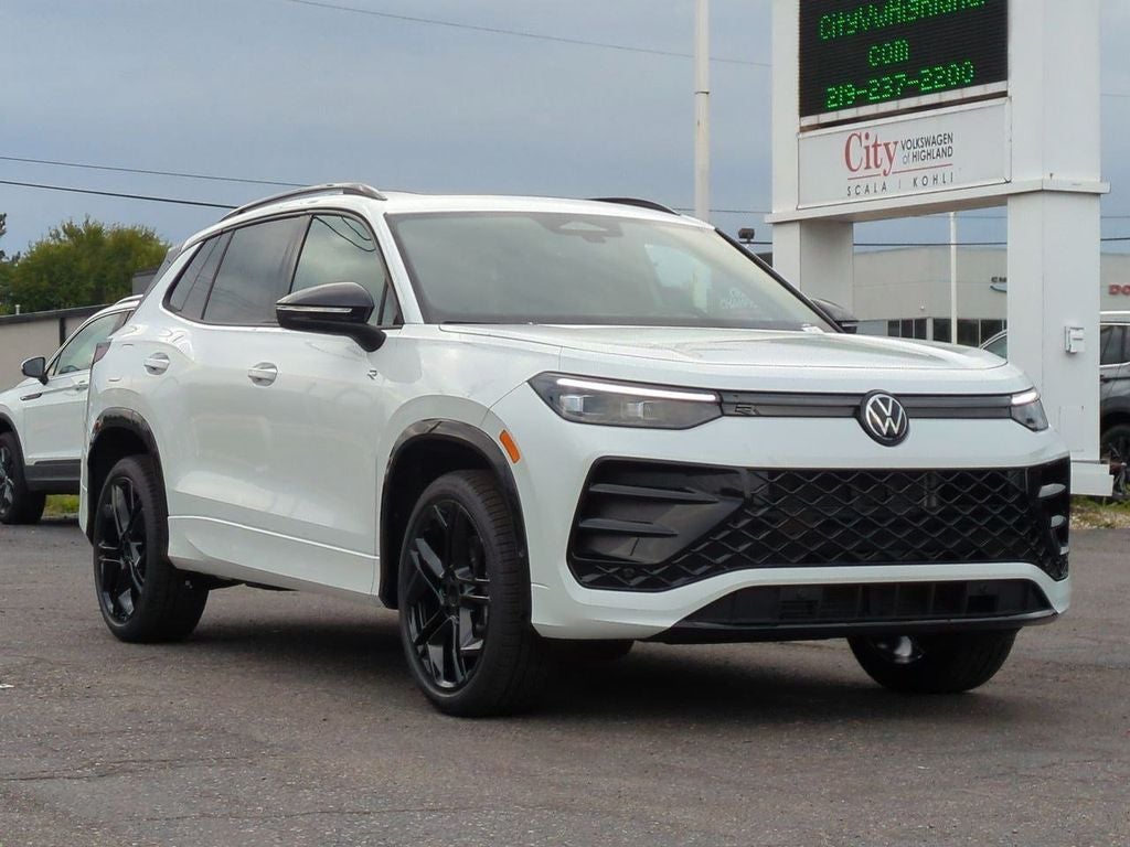 2025 Volkswagen Tiguan 2.0T SE R-Line Black