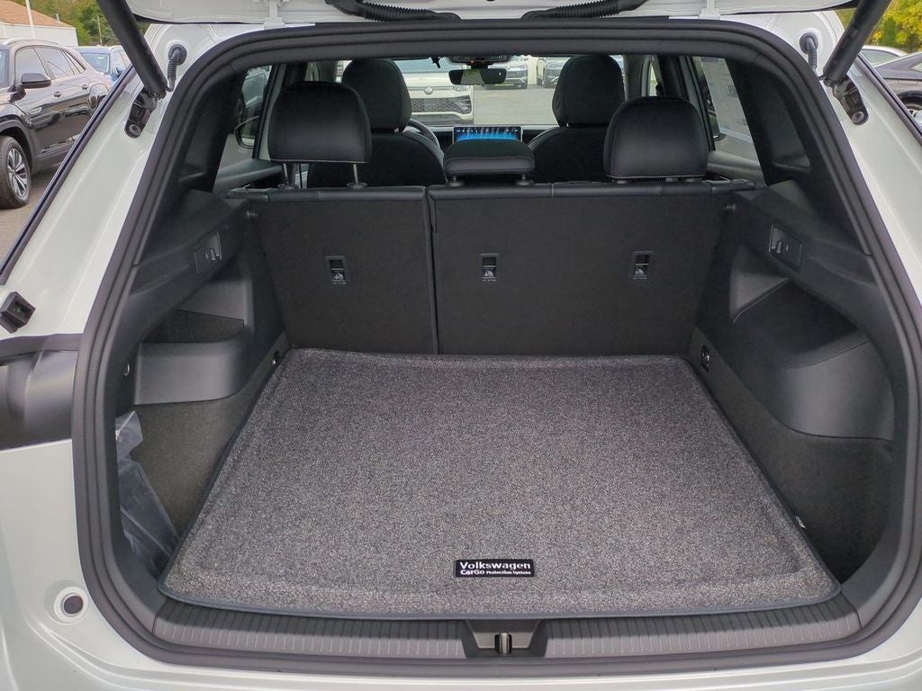 2025 Volkswagen Tiguan 2.0T SE R-Line Black