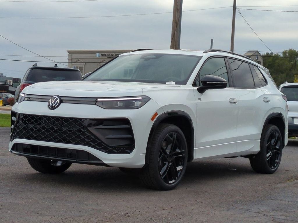 2025 Volkswagen Tiguan 2.0T SE R-Line Black