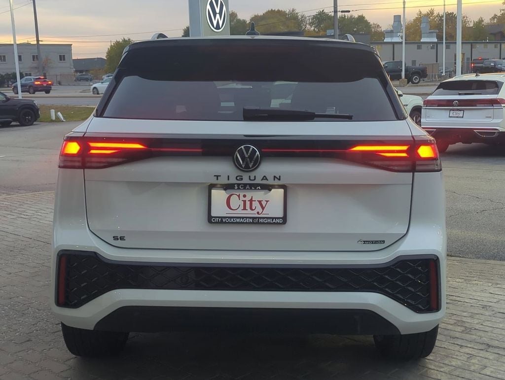 2026 Volkswagen Tiguan 2.0T SE R-Line Black