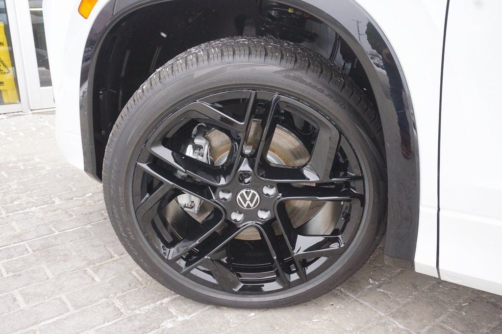2026 Volkswagen Tiguan 2.0T SE R-Line Black