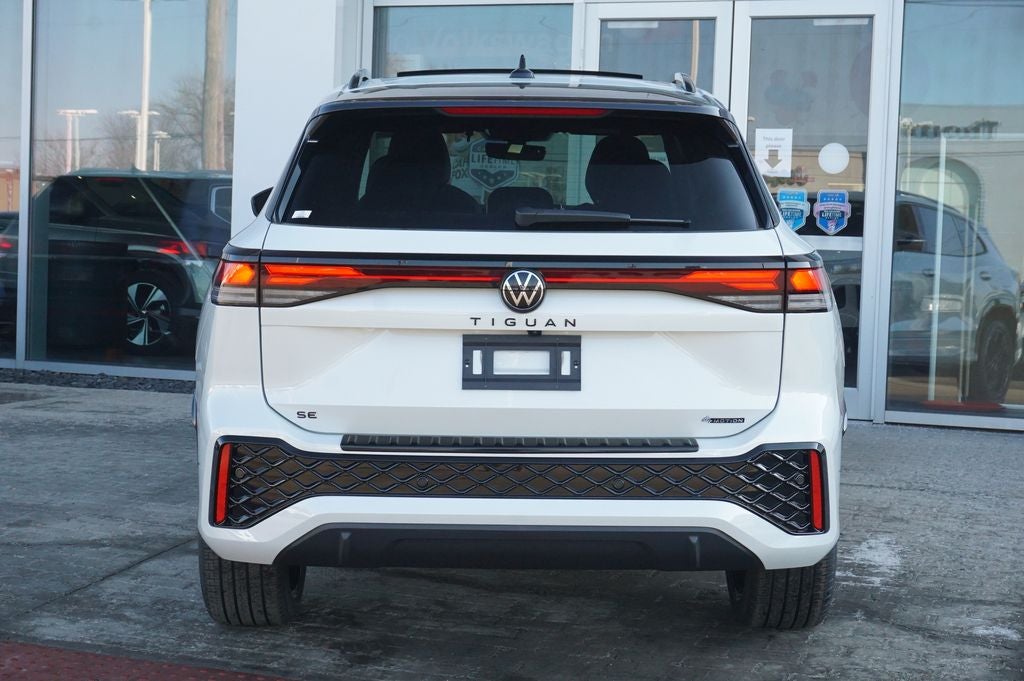 2026 Volkswagen Tiguan 2.0T SE R-Line Black