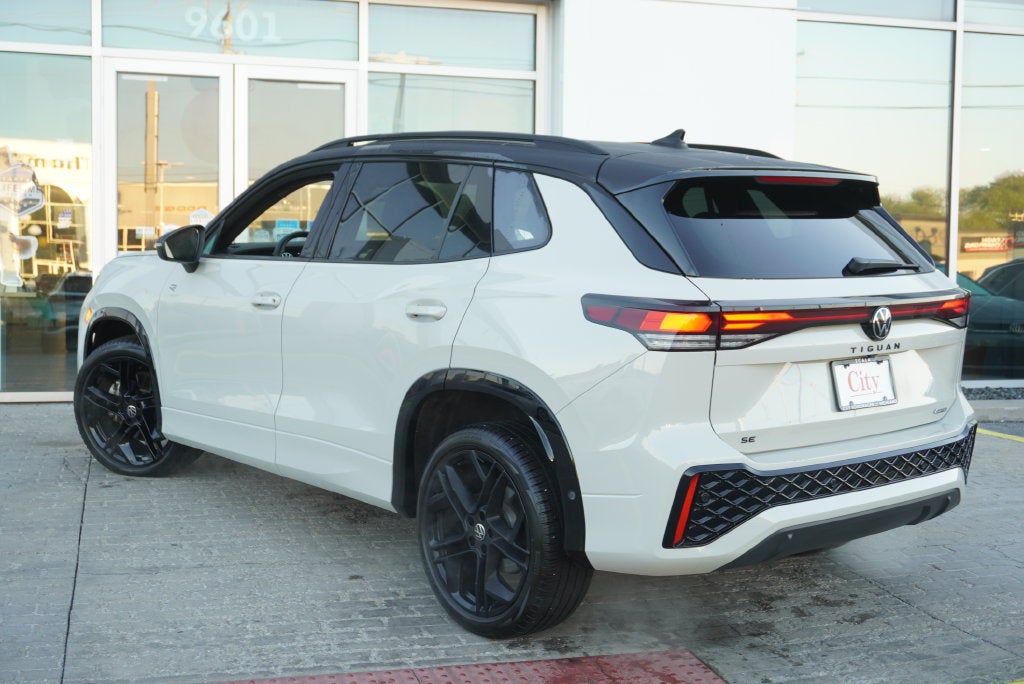 2026 Volkswagen Tiguan SE R-Line Black