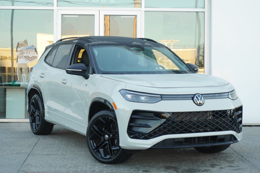 2026 Volkswagen Tiguan SE R-Line Black