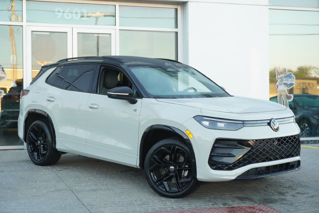 2026 Volkswagen Tiguan SE R-Line Black