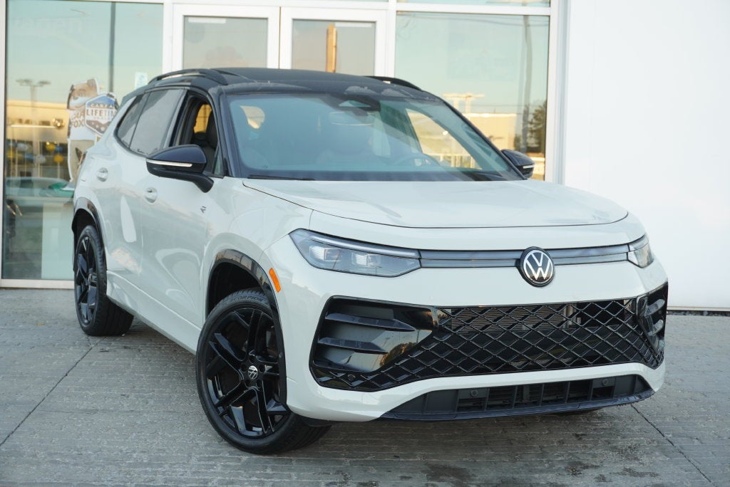 2026 Volkswagen Tiguan SE R-Line Black