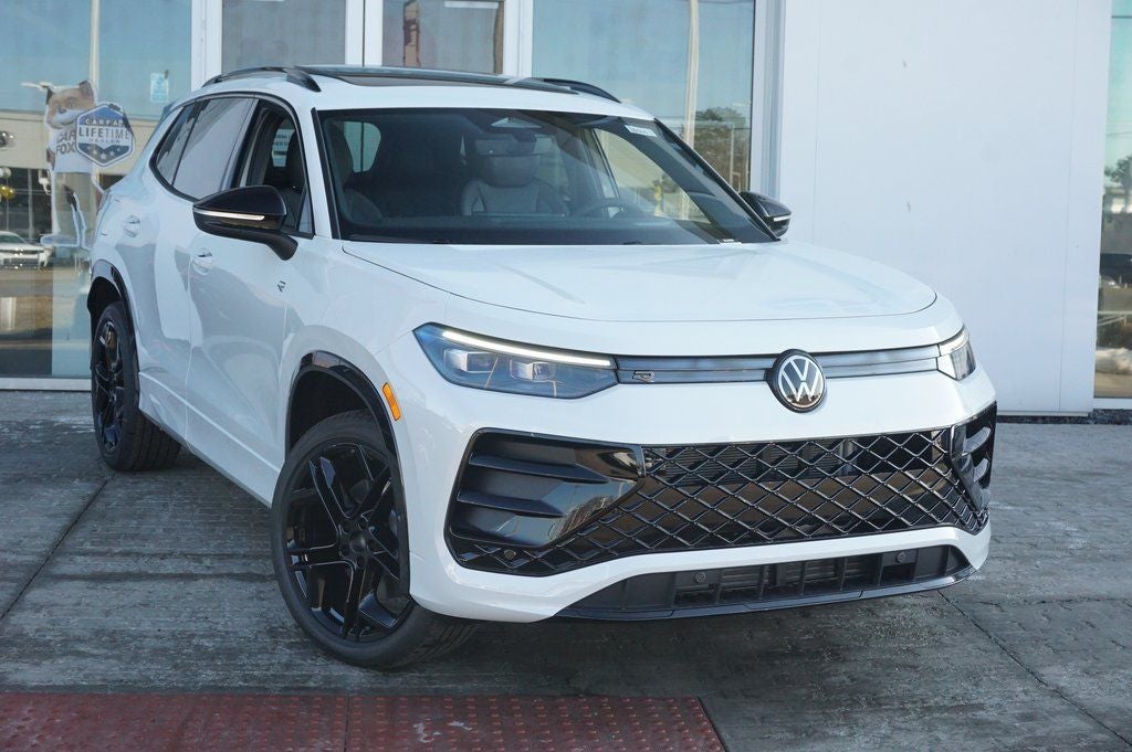 2026 Volkswagen Tiguan 2.0T SE R-Line Black