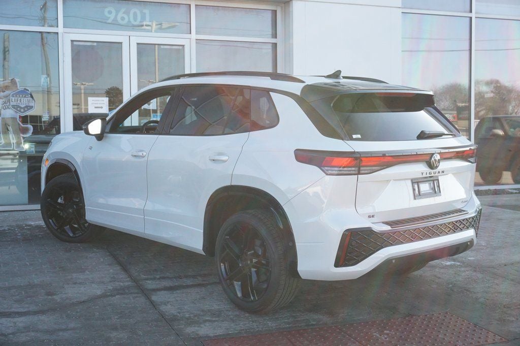 2026 Volkswagen Tiguan 2.0T SE R-Line Black