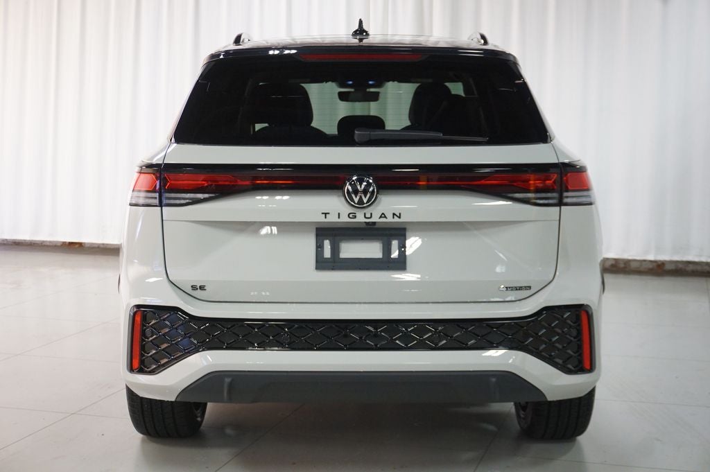 2026 Volkswagen Tiguan 2.0T SE R-Line Black