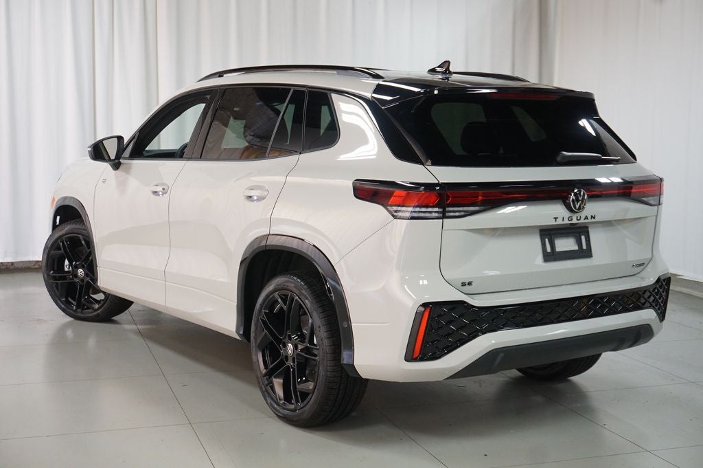 2026 Volkswagen Tiguan 2.0T SE R-Line Black