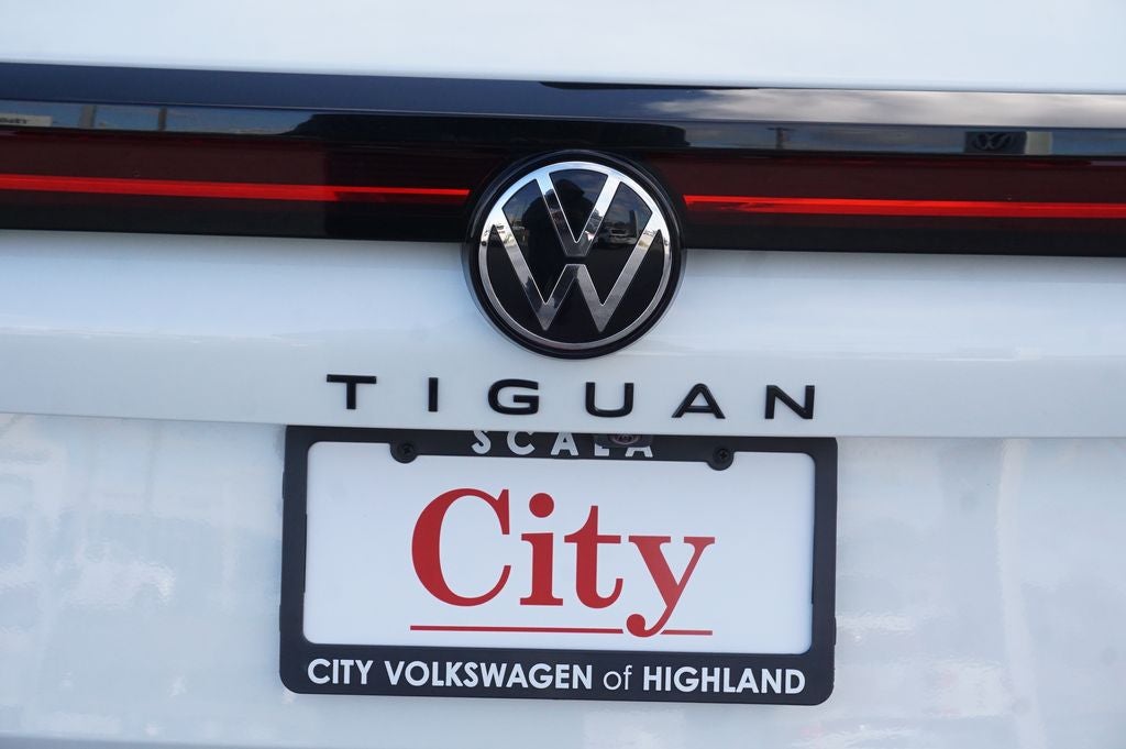 2026 Volkswagen Tiguan 2.0T SE R-Line Black