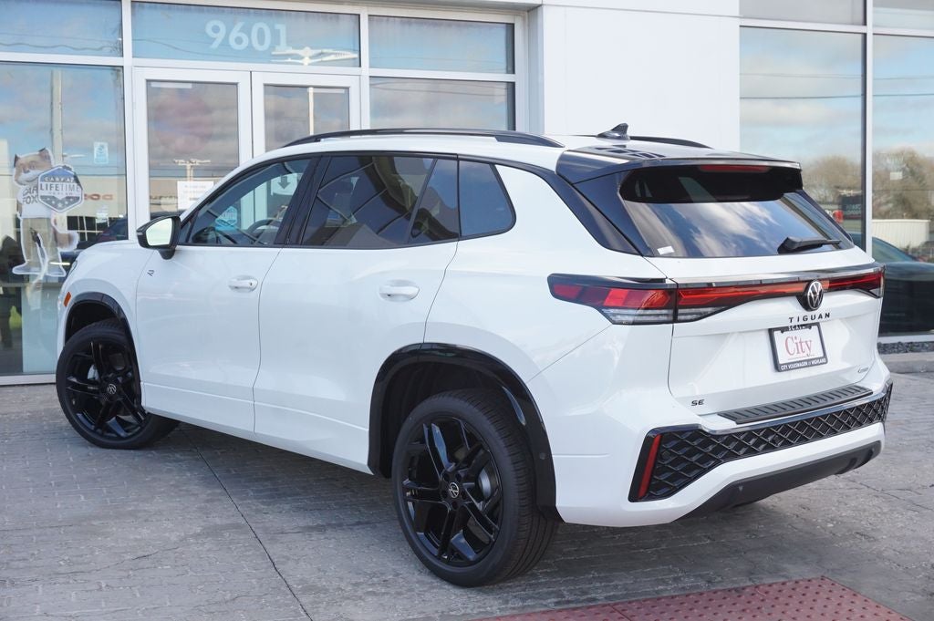 2026 Volkswagen Tiguan 2.0T SE R-Line Black